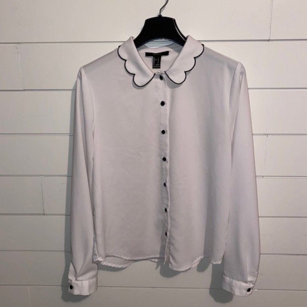 Forever 21 Scalloped Collar White Button-Down Shirt – Black Trim, Small - Picture 5 of 5